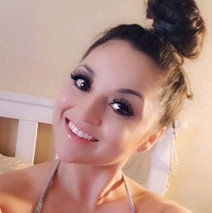 Meet your Posher, Krystina